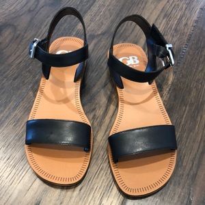 Gianni Bini black Karry-On banded sandals, size 6, never worn